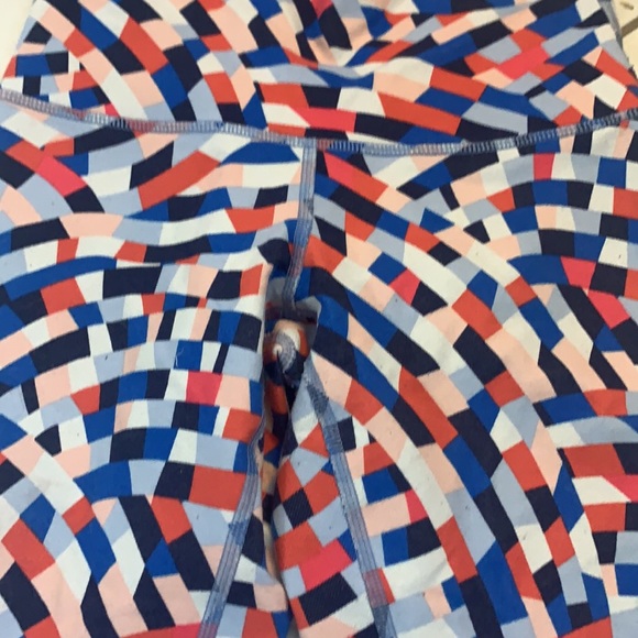 Lululemon size 6 party pants - Picture 2 of 3